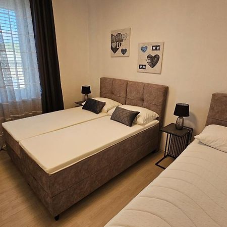 Apartment Milevoj Koromačno 外观 照片